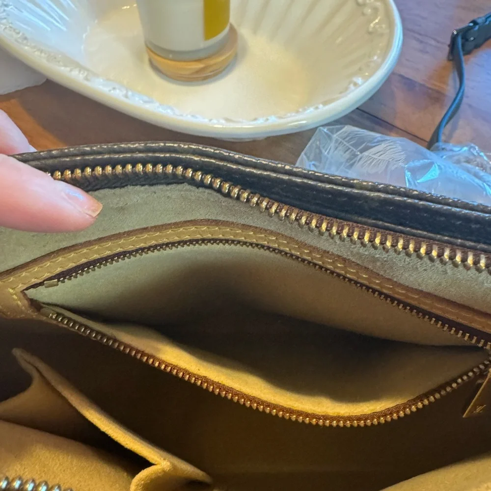 Louis Vuitton Classic Monogram MM looping Shoulder Bag EUC - Picture 3 of 10